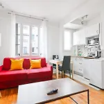 Heart Of Paris - Studio - 2P - Invalides Free Netflix