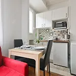 Heart Of Paris - Studio - 2P - Invalides Free Netflix